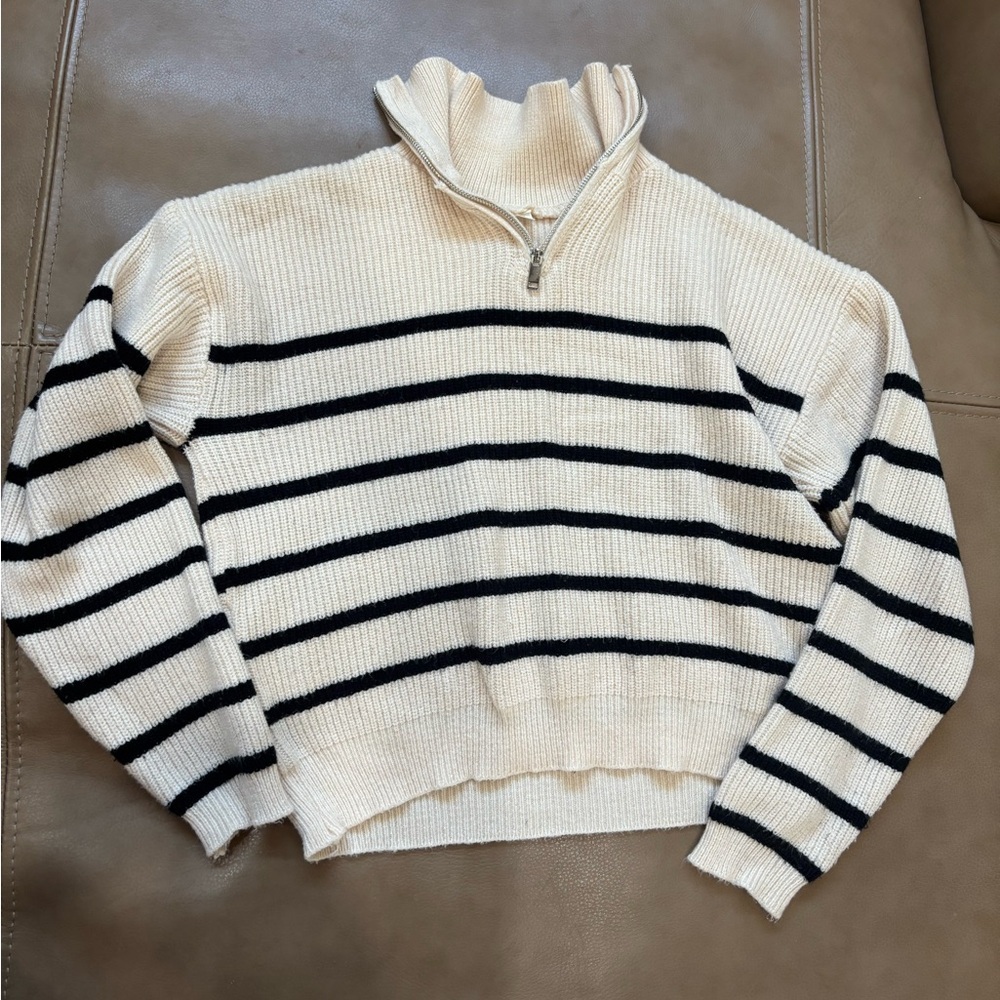White and Black Striped cropped Knit Sweater - Picture 2 of 4